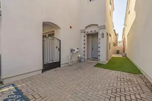 267 E Aster Dr, Chandler, AZ 85286 - Photo 4