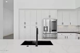 22423 N 54th Pl, Phoenix, AZ 85054 - Photo 32