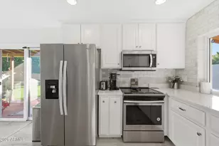 2647 E Cholla St, Phoenix, AZ 85028 - Photo 14