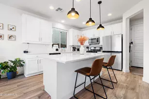 21927 N 31st Pl, Phoenix, AZ 85050 - Photo 2