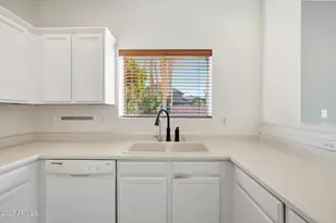 6473 S Kimberlee Way, Chandler, AZ 85249 - Photo 10