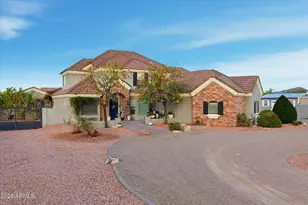 820 N 111th St, Mesa, AZ 85207 - Photo 2