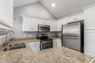1633 E Lakeside Dr, Gilbert, AZ 85234 - Photo 8