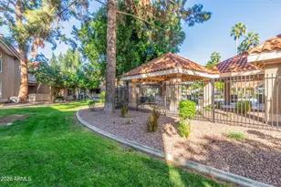 1633 E Lakeside Dr, Gilbert, AZ 85234 - Photo 26