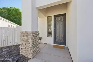 2223 E Branham Ln, Phoenix, AZ 85042 - Photo 2