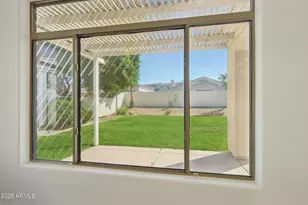 2223 E Branham Ln, Phoenix, AZ 85042 - Photo 10