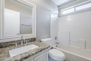 21829 N 40th Pl, Phoenix, AZ 85050 - Photo 14