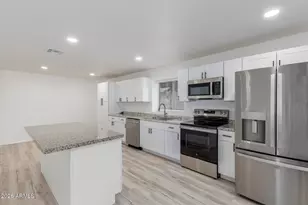 7226 W Sunnyslope Ln, Peoria, AZ 85345 - Photo 4