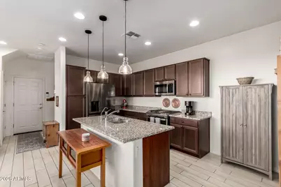 5740 W Raymond Street, Phoenix, AZ 85043 - Photo 8