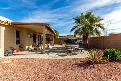 10813 W Wikieup Lane, Peoria, AZ 85373 - Photo 30