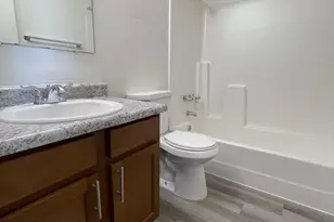 6527 N 67th Ave, Glendale, AZ 85301 - Photo 10