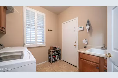 7609 S 18th Way, Phoenix, AZ 85042 - Photo 16