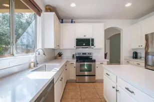 7609 S 18th Way, Phoenix, AZ 85042 - Photo 2