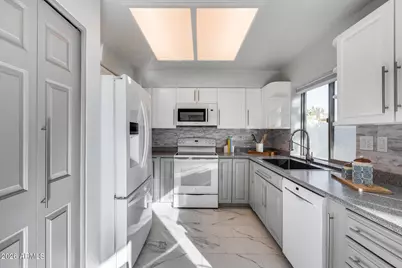 10593 E Fanfol Lane, Scottsdale, AZ 85258 - Photo 36