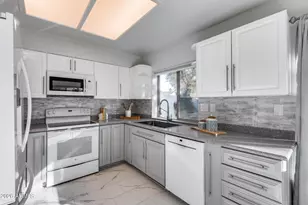 10593 E Fanfol Ln, Scottsdale, AZ 85258 - Photo 4