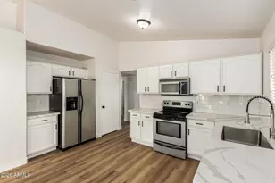 15707 W Elm St, Surprise, AZ 85374 - Photo 4