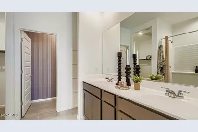 2924 N 96th Lane, Phoenix, AZ 85037 - Photo 10