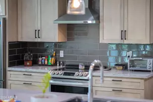 2045 E Ruby Ln, Phoenix, AZ 85024 - Photo 12