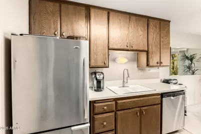 5525 E Thomas Road #O8, Phoenix, AZ 85018 - Photo 10