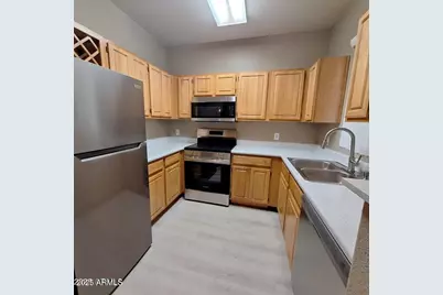 2929 W Yorkshire Drive #1040, Phoenix, AZ 85027 - Photo 2