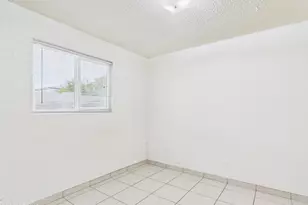 3027 N 37th St, Phoenix, AZ 85018 - Photo 2