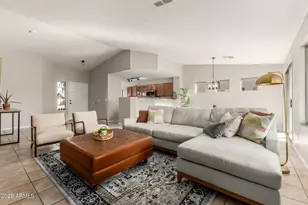 14925 W Mauna Loa Ln, Surprise, AZ 85379 - Photo 10