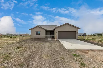 21315 W Ocupado Drive, Wittmann, AZ 85361 - Photo 1