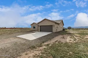 21315 W Ocupado Dr, Wittmann, AZ 85361 - Photo 4