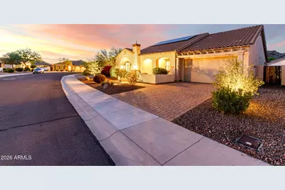 18322 W Thistle Landing Drive, Goodyear, AZ 85338 - Photo 8