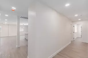1007 E Campus Dr, Tempe, AZ 85282 - Photo 30