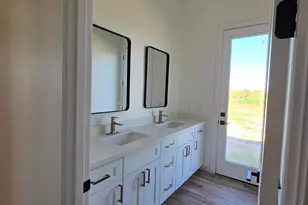 31060 N 213th Dr, Wittmann, AZ 85361 - Photo 10