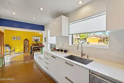 3215 E Missouri Avenue, Phoenix, AZ 85018 - Photo 12