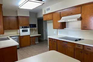 1461 E 3rd St, Mesa, AZ 85203 - Photo 4