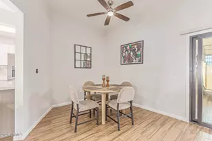 10902 W Topaz Dr, Sun City, AZ 85351 - Photo 12