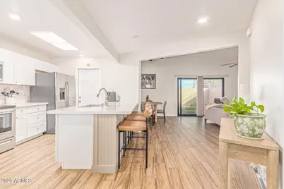 10902 W Topaz Drive, Sun City, AZ 85351 - Photo 2