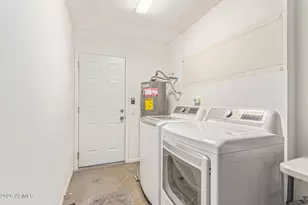 10902 W Topaz Dr, Sun City, AZ 85351 - Photo 20