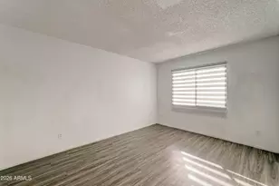 5202 N 42nd Dr, Phoenix, AZ 85019 - Photo 8