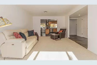 142 E Voltaire Avenue, Phoenix, AZ 85022 - Photo 4