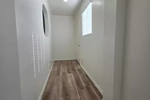 258 E Juniper St, Mesa, AZ 85201 - Photo 2