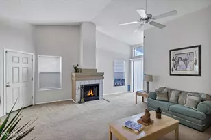 814 E Sack Dr, Phoenix, AZ 85024 - Photo 2