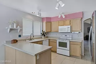 814 E Sack Dr, Phoenix, AZ 85024 - Photo 8