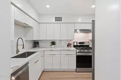 2047 E Virginia Avenue, Phoenix, AZ 85006 - Photo 8