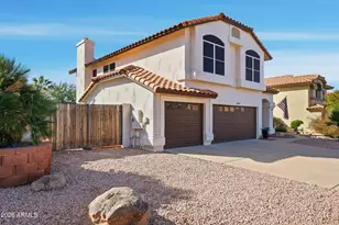 10890 S Dreamy Dr, Goodyear, AZ 85338 - Photo 2