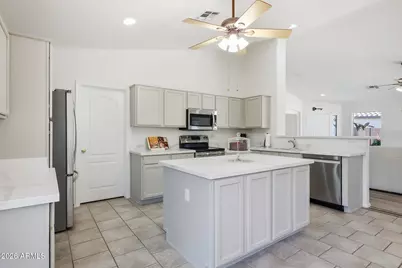 15688 W Saguaro Lane, Surprise, AZ 85374 - Photo 12