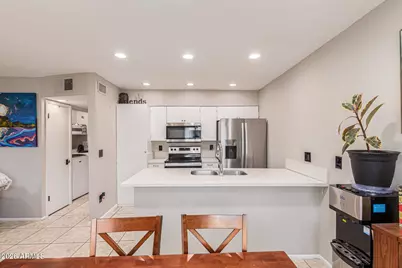 286 W Palomino Drive #104, Chandler, AZ 85225 - Photo 2