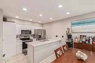 286 W Palomino Dr, Chandler, AZ 85225 - Photo 2