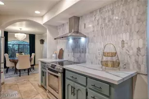 908 W Flynn Ln, Phoenix, AZ 85013 - Photo 2