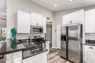 567 W Spur Avenue, Gilbert, AZ 85233 - Photo 8