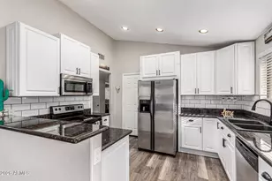 567 W Spur Ave, Gilbert, AZ 85233 - Photo 2