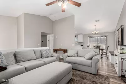 567 W Spur Avenue, Gilbert, AZ 85233 - Photo 2